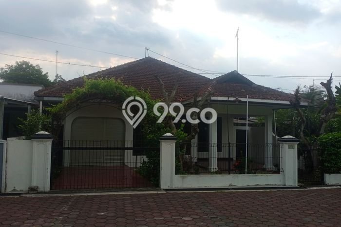 Properti Nyaman 4 KT Luas Tanah 284m² di Magelang Utara, Magelang Properti Nyaman 4 KT Luas Tanah 284m² di Magelang Utara, Magelang