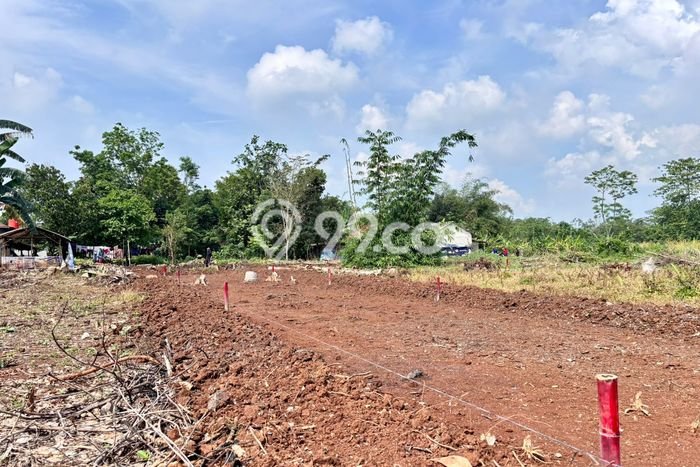 Lahan Strategis di Cisauk Dijual dengan Luas 98m2 Lahan Strategis di Cisauk Dijual dengan Luas 98m2