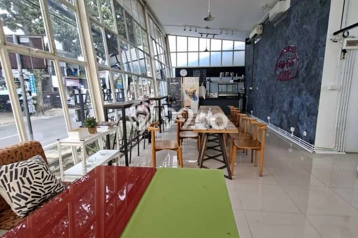 Komersial Lokasi Strategis di , Luas 90m2m², For Rent, Area Niaga Komersial Lokasi Strategis di , Luas 90m2m², For Rent, Area Niaga