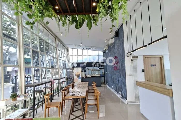 Komersial Lokasi Strategis di , Luas 90m2m², For Rent, Area Niaga Komersial Lokasi Strategis di , Luas 90m2m², For Rent, Area Niaga