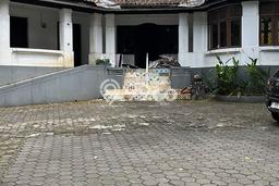 Disewakan Komersial di Kawasan Ramai Sayap Dago Luas 400m2 Disewakan Komersial di Kawasan Ramai Sayap Dago Luas 400m2