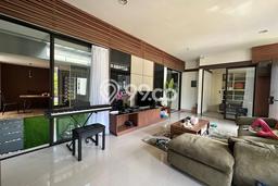 PROPERTI UNGGULAN! Rumah di Summarecon Bandung, 7 KT, Lingkungan Premium, Luas 180m² LB 170m² PROPERTI UNGGULAN! Rumah di Summarecon Bandung, 7 KT, Lingkungan Premium, Luas 180m² LB 170m²