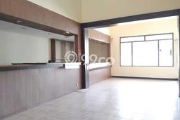 Komersial Disewakan di Lemahwungkuk, Luas 362m², Lokasi Bisnis, Jalan Utama Komersial Disewakan di Lemahwungkuk, Luas 362m², Lokasi Bisnis, Jalan Utama