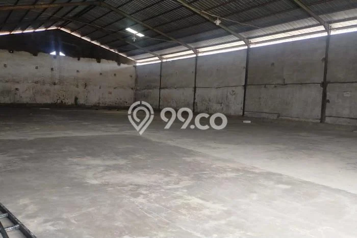 Gudang Kawasan Bisnis Kawasan Plumbon, Luas 1500m², Siap Usaha Gudang Kawasan Bisnis Kawasan Plumbon, Luas 1500m², Siap Usaha