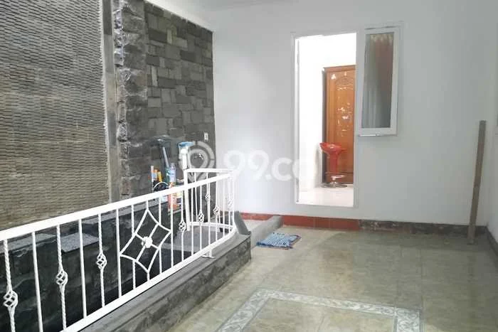 Rumah di Kesambi, Akses ke Pusat Kota, 4 KT, LT 210m² Bangunan 200m² Rumah di Kesambi, Akses ke Pusat Kota, 4 KT, LT 210m² Bangunan 200m²