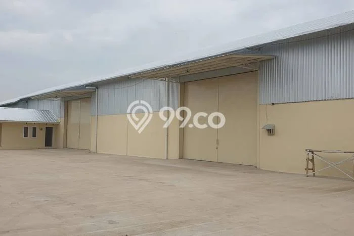 Gudang Area Bisnis di Mundu, Luas 2000m², Pusat Bisnis Gudang Area Bisnis di Mundu, Luas 2000m², Pusat Bisnis