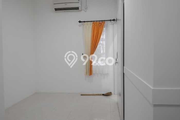 Rumah di Kesambi, Akses ke Pusat Kota, 4 KT, LT 210m² Bangunan 200m² Rumah di Kesambi, Akses ke Pusat Kota, 4 KT, LT 210m² Bangunan 200m²