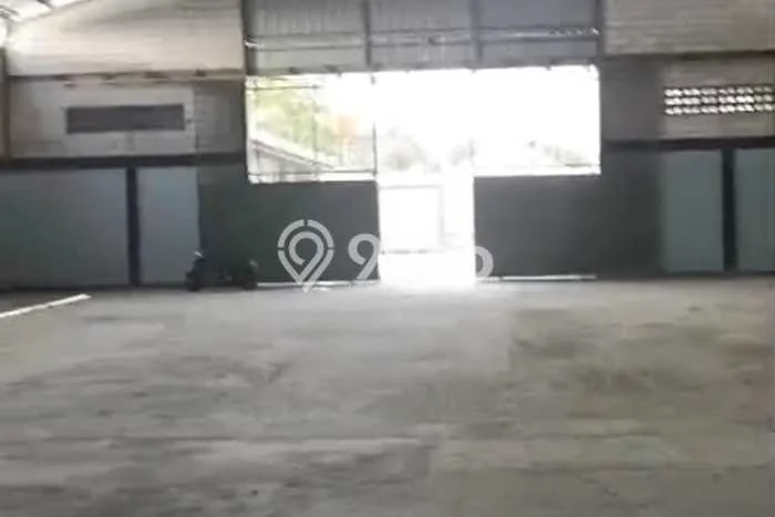 KAWASAN KOMERSIAL! Gudang Disewakan Kawasan Plumbon, Luas 1800m², Akses Strategis KAWASAN KOMERSIAL! Gudang Disewakan Kawasan Plumbon, Luas 1800m², Akses Strategis