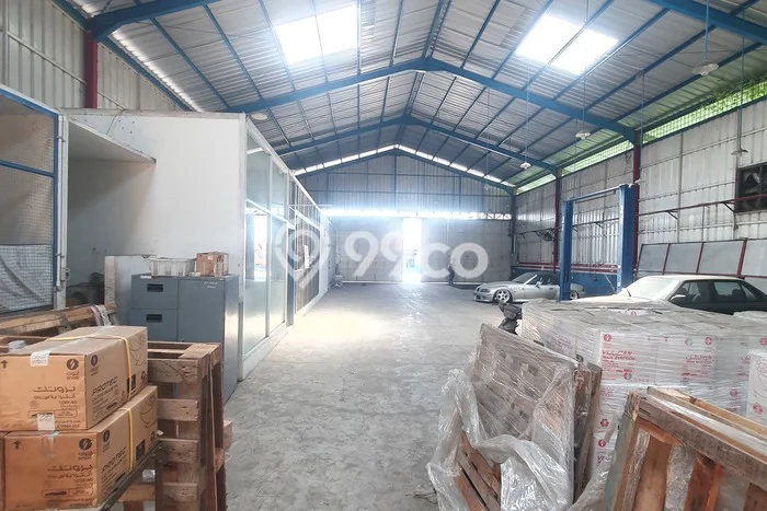 Gudang For Rent di Mundu, Luas 600m², Area Komersial, Siap Operasi Gudang For Rent di Mundu, Luas 600m², Area Komersial, Siap Operasi