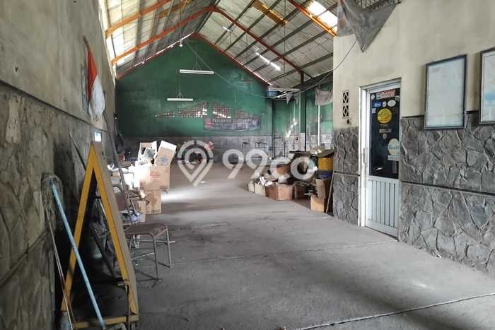 Disewakan Gudang komersial di Mundu luas bangunan 225m2 Disewakan Gudang komersial di Mundu luas bangunan 225m2