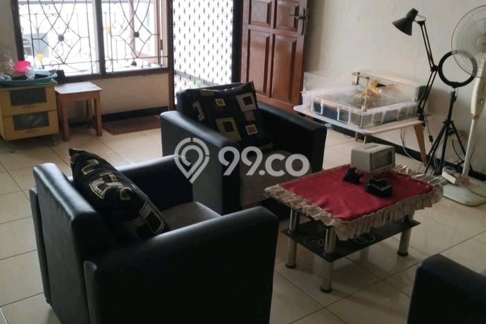 Dijual Rumah 5 Kamar Lokasi Ideal Nyaman dan Strategis di Simokerto Dijual Rumah 5 Kamar Lokasi Ideal Nyaman dan Strategis di Simokerto