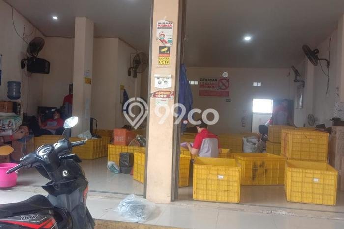 Ruko disewakan lokasi strategis Ciracas Jakarta Timur 202m2 Ruko disewakan lokasi strategis Ciracas Jakarta Timur 202m2