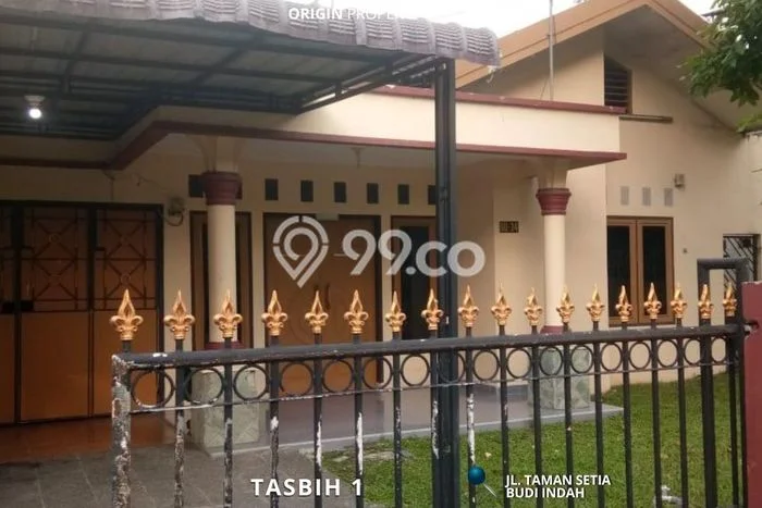 HARGA SPESIAL! Rumah di Medan Sunggal, Dekat Fasilitas, 3 KM, Luas 350m² LB 250m² HARGA SPESIAL! Rumah di Medan Sunggal, Dekat Fasilitas, 3 KM, Luas 350m² LB 250m²