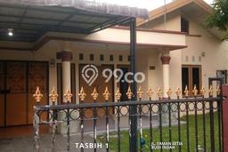 HARGA SPESIAL! Rumah di Medan Sunggal, Dekat Fasilitas, 3 KM, Luas 350m² LB 250m² HARGA SPESIAL! Rumah di Medan Sunggal, Dekat Fasilitas, 3 KM, Luas 350m² LB 250m²