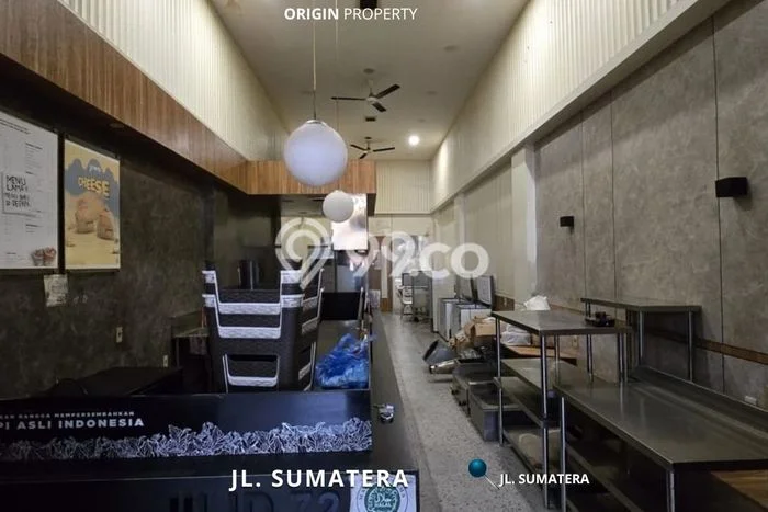 AREA PROSPEKTIF! Ruko Kawasan Medan Kota, Luas 450m², Lokasi Strategis AREA PROSPEKTIF! Ruko Kawasan Medan Kota, Luas 450m², Lokasi Strategis