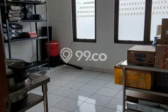 Ruko disewakan di Ungaran Barat Semarang dengan luas bangunan 330m2 Ruko disewakan di Ungaran Barat Semarang dengan luas bangunan 330m2