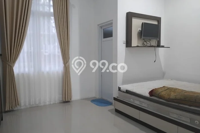 RECOMMENDED! Rumah kawasan Cirebon Selatan, 5 KT, Lokasi Strategis, LT 200m² Bangunan 210m² RECOMMENDED! Rumah kawasan Cirebon Selatan, 5 KT, Lokasi Strategis, LT 200m² Bangunan 210m²