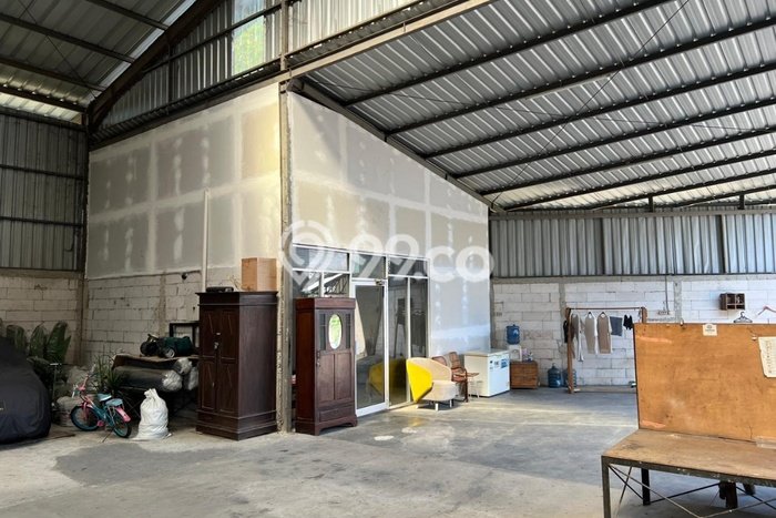 Unit Gudang Disewa Lokasi Plumbon, Cirebon Spesifikasi Luas Bangunan 1000m2 Unit Gudang Disewa Lokasi Plumbon, Cirebon Spesifikasi Luas Bangunan 1000m2