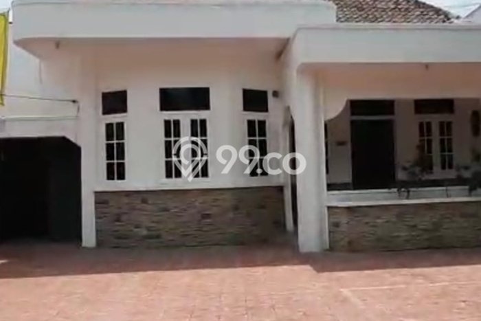 Komersial Disewa di Cirebon dengan LB 400m2 Area Komersial Ramai Komersial Disewa di Cirebon dengan LB 400m2 Area Komersial Ramai