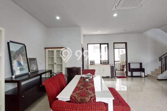 Ready to Use! Luxury House LT 190m2 Desain Elegan di BSD City Ready to Use! Luxury House LT 190m2 Desain Elegan di BSD City
