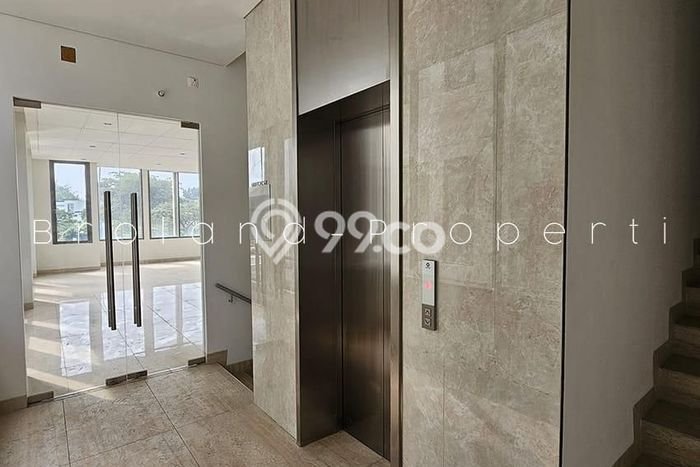 Unit Ruko Dijual di Tangerang LT 151m2 & LB 650m2 Unit Ruko Dijual di Tangerang LT 151m2 & LB 650m2