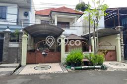 Rumah Lokasi Strategis di Wiyung, Surabaya, Luas 250m2m² LB 500m2m² Rumah Lokasi Strategis di Wiyung, Surabaya, Luas 250m2m² LB 500m2m²