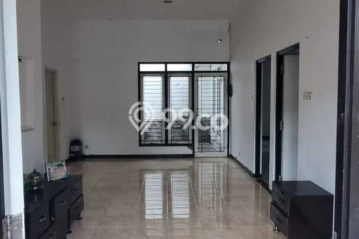 PENAWARAN TERBAIK! Rumah Premium area Sidoarjo, Luas 150m2m² Bangunan 170m2m² PENAWARAN TERBAIK! Rumah Premium area Sidoarjo, Luas 150m2m² Bangunan 170m2m²