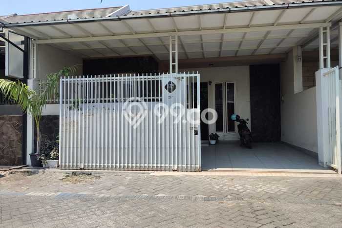 Rumah di Wiyung, Surabaya, LT 136m2m² LB 120m2m² Rumah di Wiyung, Surabaya, LT 136m2m² LB 120m2m²