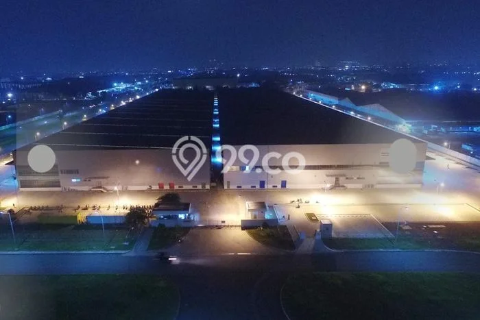 Gudang Disewa di Bekasi dengan LB 54000m2 Area Komersial Ramai Gudang Disewa di Bekasi dengan LB 54000m2 Area Komersial Ramai