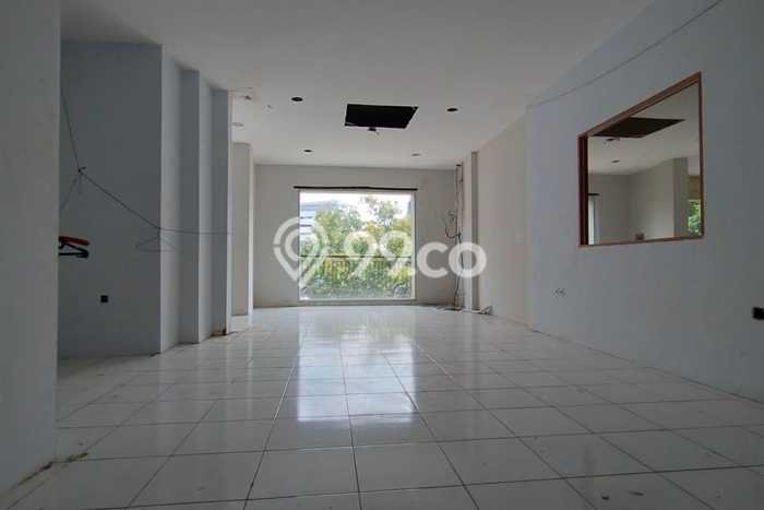 Ruko di Kebayoran Baru, Luas 1080m2m², Kawasan Strategis, Mainroad Ruko di Kebayoran Baru, Luas 1080m2m², Kawasan Strategis, Mainroad