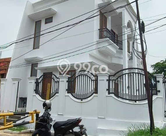 Dijual Rumah Premium dengan Fasilitas Sekitar Komplit di Duren Sawit, Jakarta Timur Dijual Rumah Premium dengan Fasilitas Sekitar Komplit di Duren Sawit, Jakarta Timur