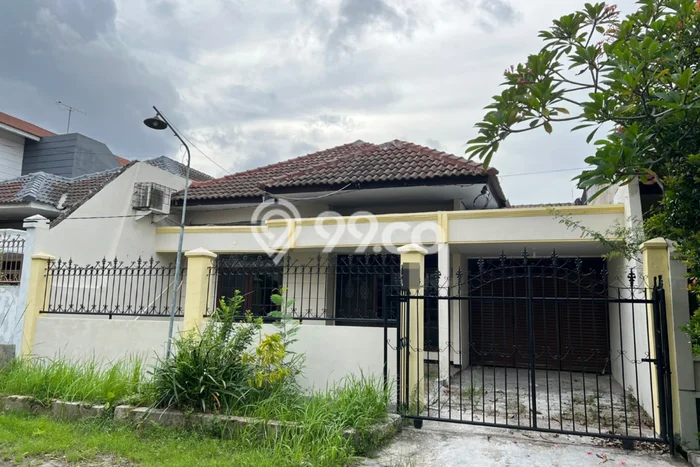 Lokasi strategis! Rumah siap huni disewakan di Sukolilo LB 230m2 Lokasi strategis! Rumah siap huni disewakan di Sukolilo LB 230m2