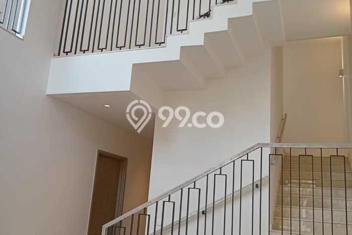 Ready to Use! Luxury House LT 276m2 Desain Modern di BSD City Ready to Use! Luxury House LT 276m2 Desain Modern di BSD City