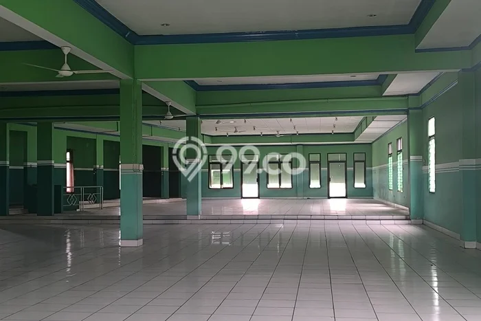 Unit Komersial Dijual di Parung Bogor Luas Tanah 906m2, Luas Bangunan 1500m2 Unit Komersial Dijual di Parung Bogor Luas Tanah 906m2, Luas Bangunan 1500m2
