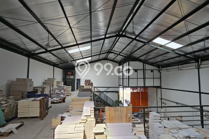AREA KOMERSIAL! Gudang di Kapuk, Luas 688m², Jalan Raya AREA KOMERSIAL! Gudang di Kapuk, Luas 688m², Jalan Raya