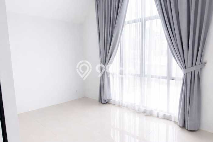 For Sale Hunian Rumah Terawat 5 Kamar di Kalideres, Jakarta Barat For Sale Hunian Rumah Terawat 5 Kamar di Kalideres, Jakarta Barat