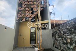 Dijual Rumah 5 Kamar Lokasi Strategis Bagus dan Strategis di Solo Baru Dijual Rumah 5 Kamar Lokasi Strategis Bagus dan Strategis di Solo Baru
