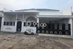 Dijual Cepat Rumah Bagus Siap Huni LB 200m2 di Laweyan, Solo Dijual Cepat Rumah Bagus Siap Huni LB 200m2 di Laweyan, Solo