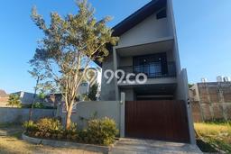 Siap Huni Rumah Mewah 5 Kamar di Solo Baru Dekat ke Mana Saja Siap Huni Rumah Mewah 5 Kamar di Solo Baru Dekat ke Mana Saja