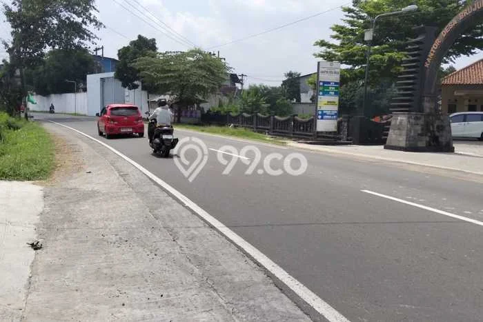 Unit Gudang Paling Strategis di Karanganyar Karanganyar dengan LB 3600m2 Unit Gudang Paling Strategis di Karanganyar Karanganyar dengan LB 3600m2