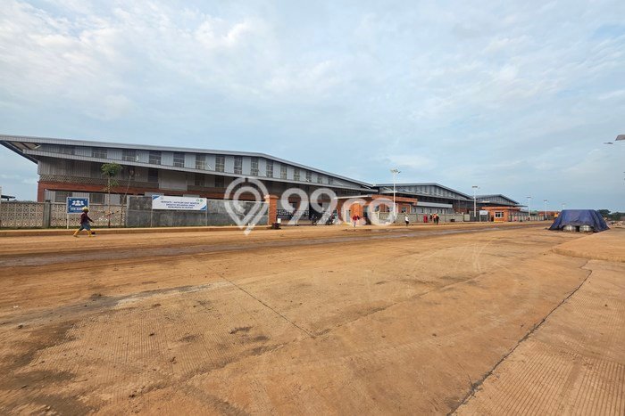 LOKASI STRATEGIS! Gudang Kawasan Semarang Barat, Luas 10000m², Area Berkembang, Ready Operasional LOKASI STRATEGIS! Gudang Kawasan Semarang Barat, Luas 10000m², Area Berkembang, Ready Operasional