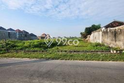 Jarang Ada! Tanah di Laweyan Punya Luas 6300m2 - Jarang Ada! Tanah di Laweyan Punya Luas 6300m2 -