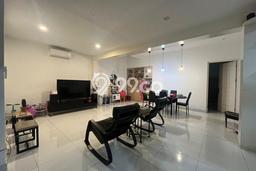 Ready to Use! Luxury House LT 162m2 Desain Elegan di BSD Ready to Use! Luxury House LT 162m2 Desain Elegan di BSD