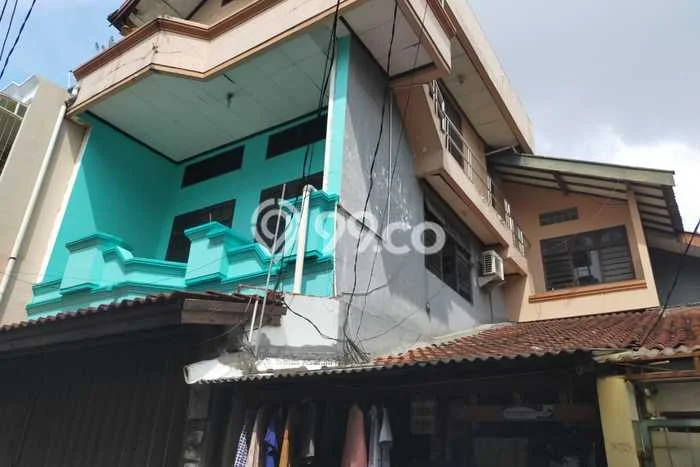 Jual Rumah Mewah Megah Dengan View Eksklusif di Jelambar, Jakarta Barat Jual Rumah Mewah Megah Dengan View Eksklusif di Jelambar, Jakarta Barat