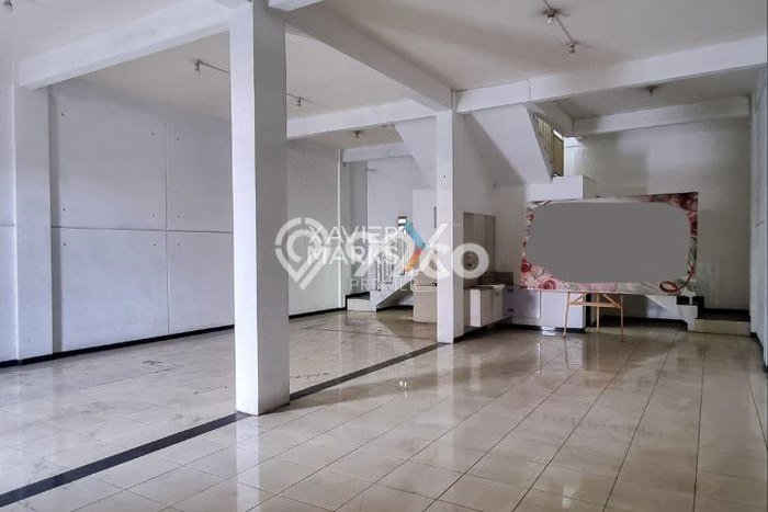 Disewakan Ruko Area Komersial Kawasan Klojen, Luas 200m2m², Siap Operasi Disewakan Ruko Area Komersial Kawasan Klojen, Luas 200m2m², Siap Operasi