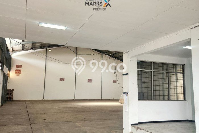 AREA PREMIUM! Gudang For Rent Kawasan Blimbing, Luas 1171m2m², Jalan Strategis AREA PREMIUM! Gudang For Rent Kawasan Blimbing, Luas 1171m2m², Jalan Strategis