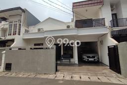 Hunian Impian Modern! Rumah 2 Lantai di Tebet, Jakarta Selatan, LT 135m² LB 117m² Hunian Impian Modern! Rumah 2 Lantai di Tebet, Jakarta Selatan, LT 135m² LB 117m²