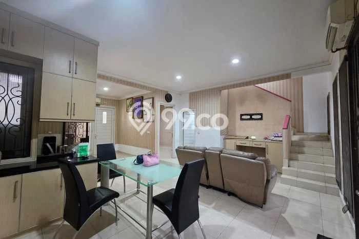 Rumah sewa siap pakai 3 KT di Alam Sutera, Tangerang Rumah sewa siap pakai 3 KT di Alam Sutera, Tangerang