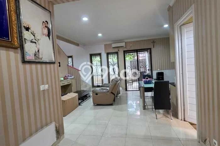 Rumah sewa siap pakai 3 KT di Alam Sutera, Tangerang Rumah sewa siap pakai 3 KT di Alam Sutera, Tangerang