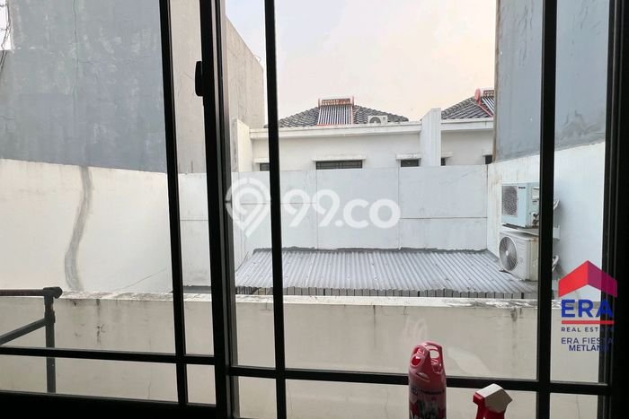 Dijual Rumah 2 Kamar Lokasi Strategis Nyaman dan Strategis di Cipondoh Dijual Rumah 2 Kamar Lokasi Strategis Nyaman dan Strategis di Cipondoh